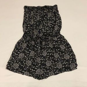 Rue21 Women’s Medium Black Floral Romper